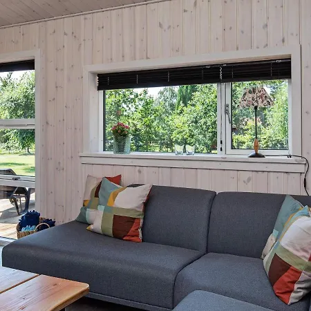 8 Person In V Ggerl Se Bøtø By