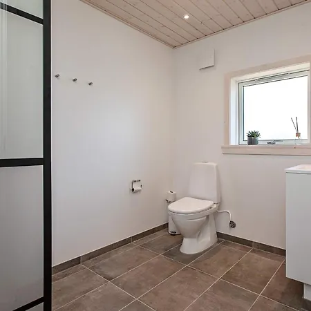 5 Star In Vaeggerlose Bøtø By
